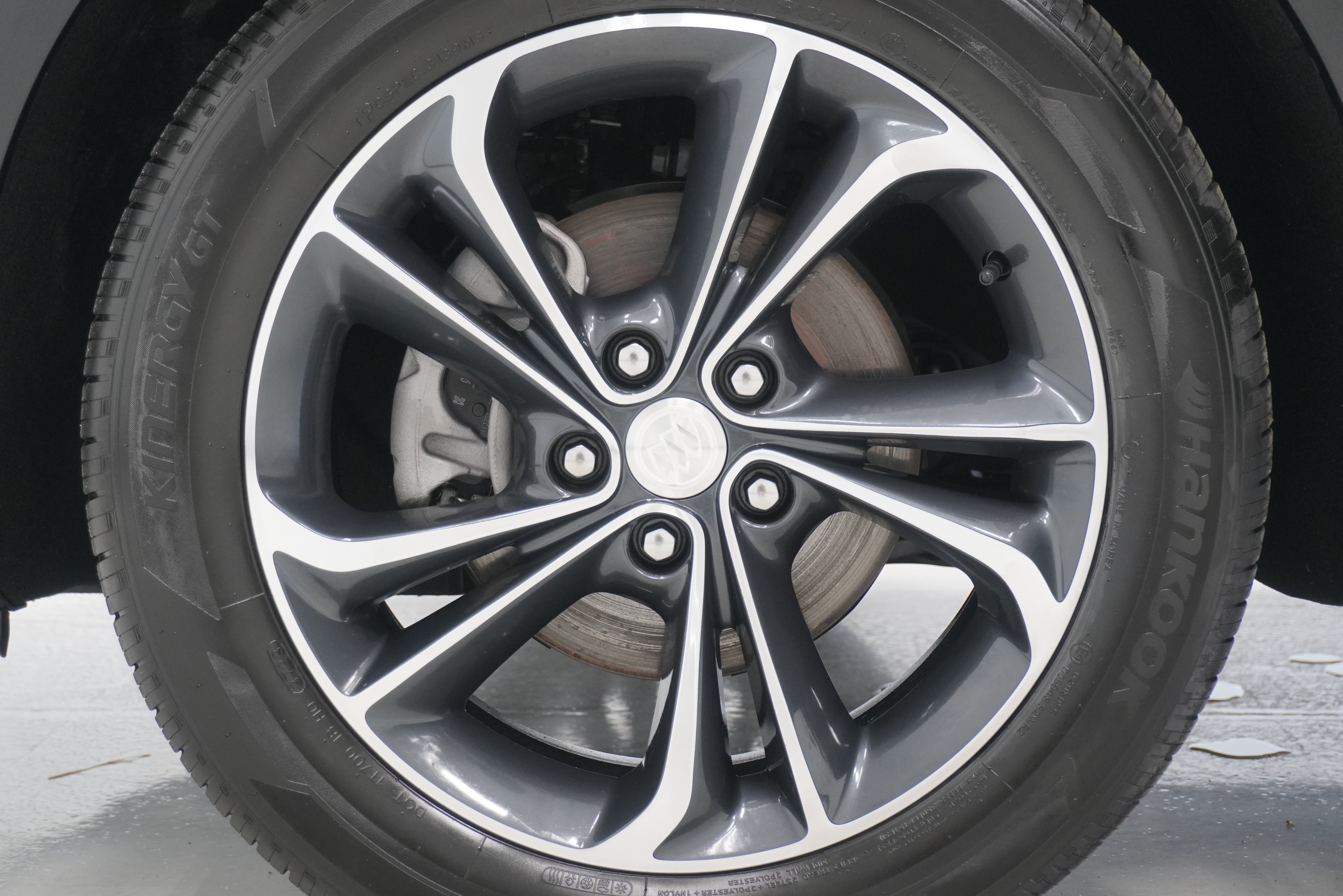Used 2021 Buick Encore GX Select FWD image 23
