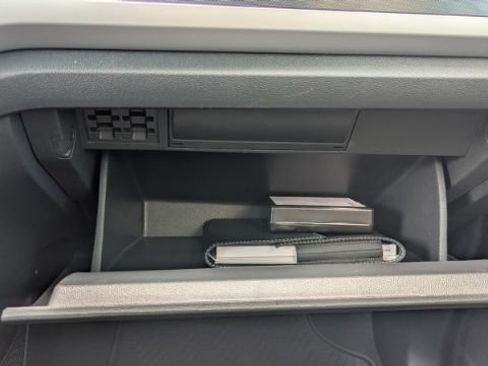 Used 2022 Volkswagen Atlas Cross Sport SEL R-Line image 30