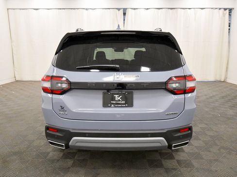 New 2025 Honda Pilot Touring image 6