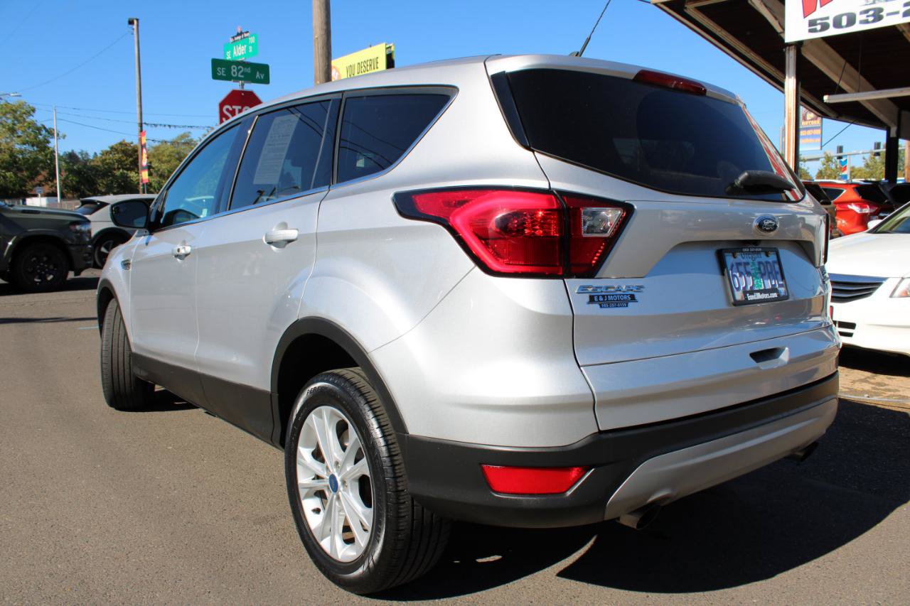 Used 2019 Ford Escape SE FWD image 7