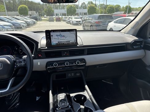 Used 2025 Honda Pilot Touring image 30