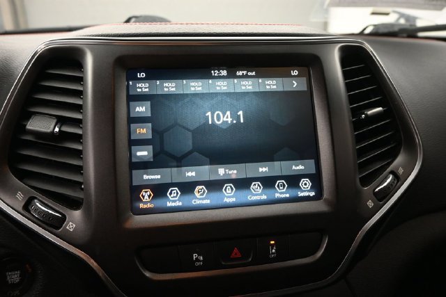 Used 2021 Jeep Cherokee Trailhawk w/ Trailer Tow Group AWD/4WD image 33