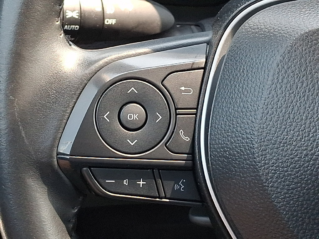 Certified 2025 Toyota Corolla Cross XLE FWD image 20