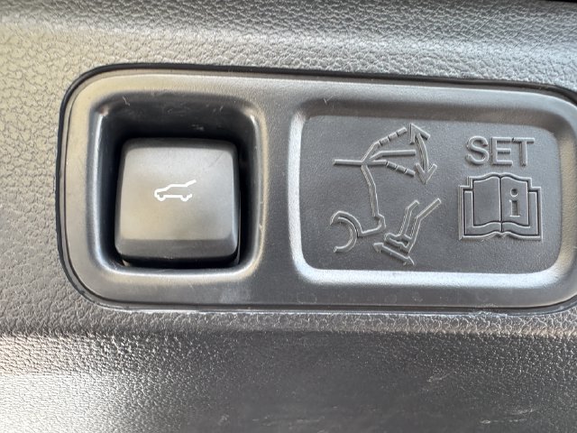 Used 2022 Lincoln Navigator Reserve AWD/4WD image 16