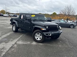 Used 2022 Jeep Gladiator Sport video 2