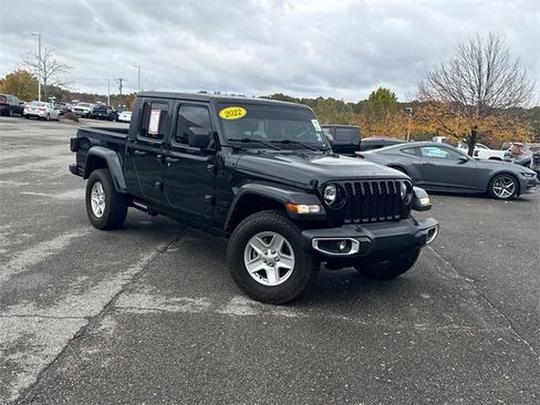Used 2022 Jeep Gladiator Sport image 2