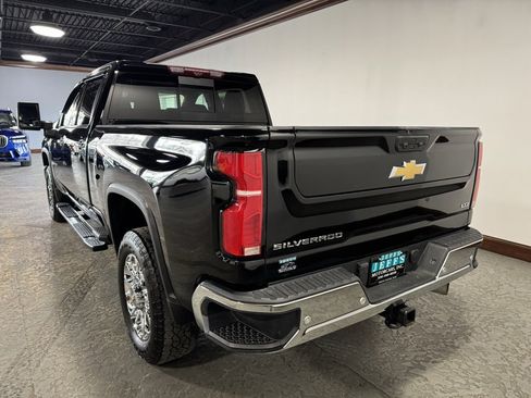 Used 2024 Chevrolet Silverado 3500 LTZ w/ LTZ Plus Package image 6