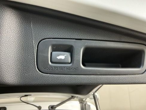 Used 2019 Honda CR-V Touring image 10