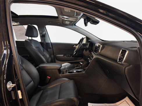 Used 2022 Kia Sportage EX image 26