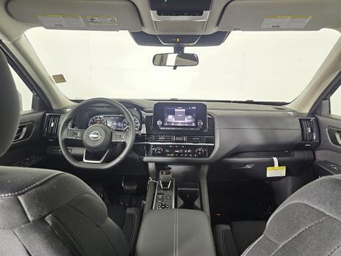 New 2025 Nissan Pathfinder SV w/ Black Appearance Package image 28