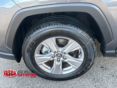 Used 2025 Toyota RAV4 XLE AWD/4WD image 38