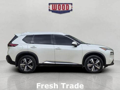 Used 2023 Nissan Rogue SL w/ SL Premium Package image 2