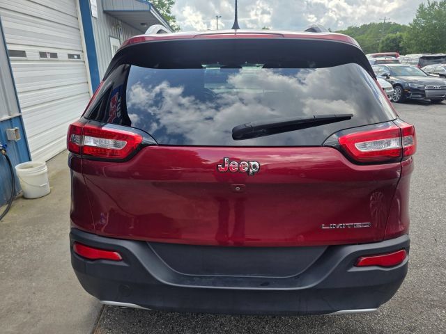 Used 2017 Jeep Cherokee Limited FWD image 6