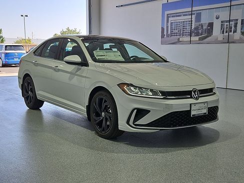New 2026 Volkswagen Jetta SE FWD image 2