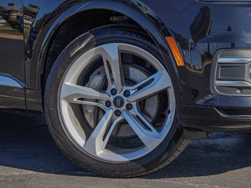 Used 2019 Audi Q7 3.0T Prestige w/ Prestige Package image 1