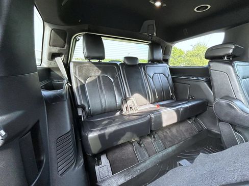 Used 2019 Ford Expedition Limited w/ Equipment Group 301A AWD/4WD image 19