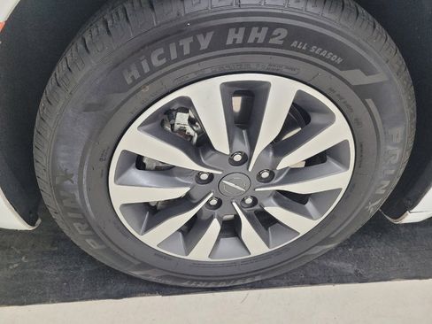 Used 2022 Chrysler Pacifica Touring-L FWD image 31