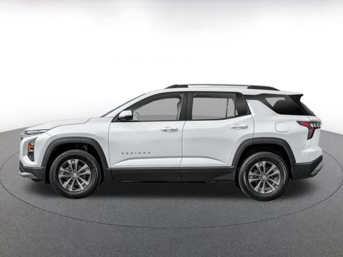 Used 2025 Chevrolet Equinox LT FWD image 3