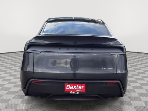 Used 2026 Tesla Model Y Long Range image 9