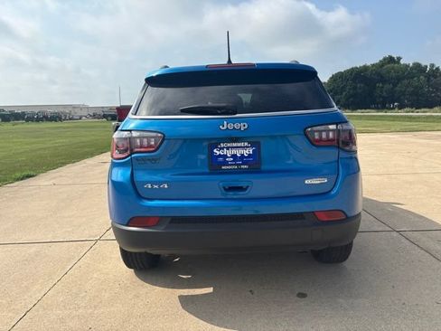 Used 2025 Jeep Compass Latitude AWD/4WD image 8
