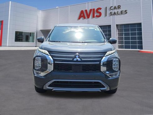 Used 2025 Mitsubishi Outlander SE AWD/4WD image 2