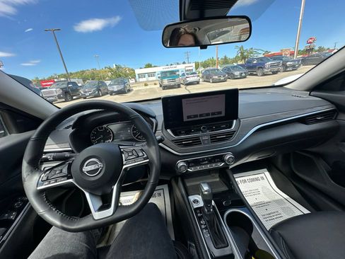 Used 2024 Nissan Altima 2.5 SL AWD/4WD image 45