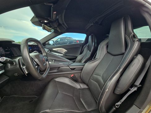 Used 2020 Chevrolet Corvette Stingray Preferred Cpe w/ 2LT Preferred Equipment Group RWD image 15