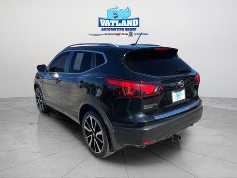 Used 2019 Nissan Rogue Sport SL image 3