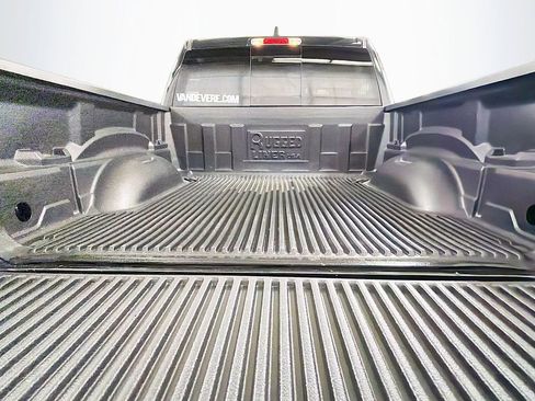 Used 2023 RAM 1500 Laramie AWD/4WD image 29