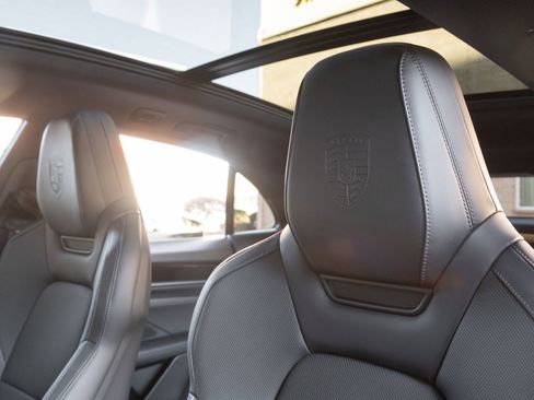Certified 2026 Porsche Macan 4 Electric AWD/4WD image 24