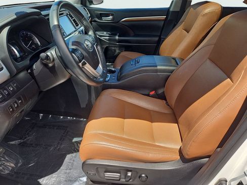 Used 2019 Toyota Highlander Limited Platinum AWD/4WD image 33