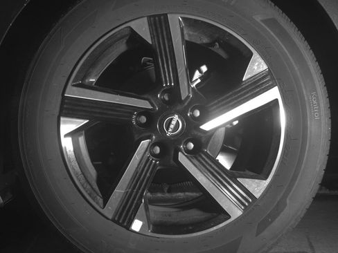 Used 2025 Nissan Sentra SV image 14