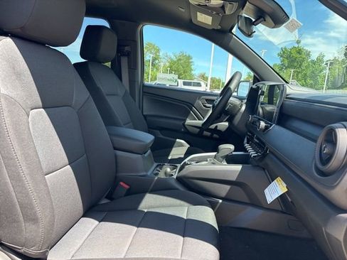 New 2026 Chevrolet Colorado W/T image 15