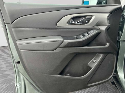 Certified 2023 Chevrolet Traverse LT w/ Rear Camera Mirror Package image 21