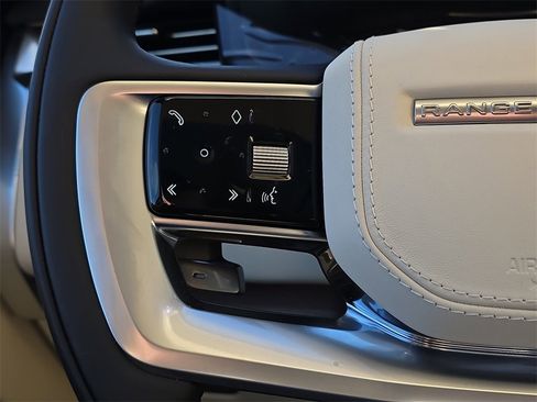 New 2026 Land Rover Range Rover SE image 17
