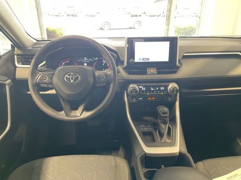 Used 2025 Toyota RAV4 XLE FWD image 18