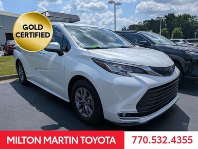 Used 2023 Toyota Sienna XLE