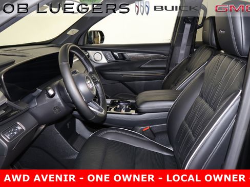 Certified 2025 Buick Enclave Avenir image 9