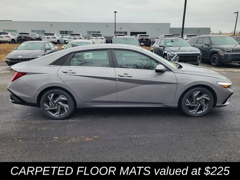 New 2025 Hyundai Elantra Limited image 2