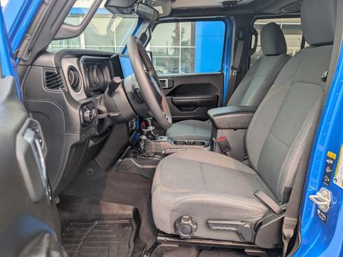 Used 2024 Jeep Gladiator Sport w/ Dual Top Group AWD/4WD image 10