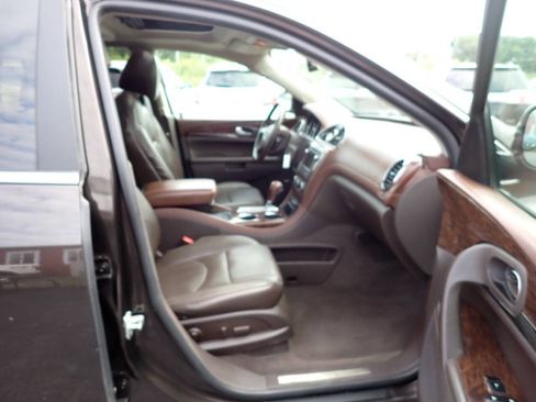 Used 2014 Buick Enclave Leather w/ Trailering Provision Package FWD image 8