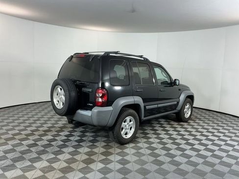 Used 2005 Jeep Liberty Sport AWD/4WD image 5