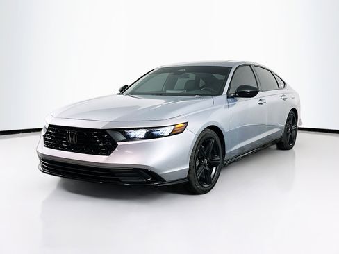 Used 2024 Honda Accord Sport image 3