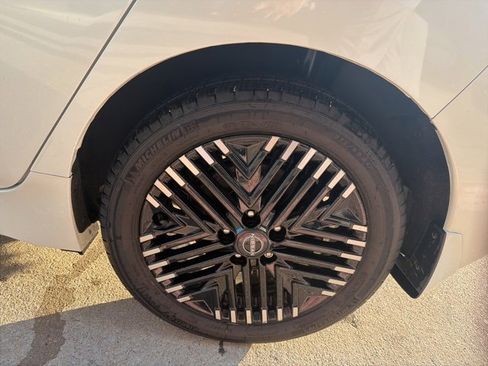 Used 2024 Nissan Leaf SV Plus image 6