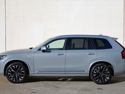 Used 2025 Volvo XC90 T8 Ultra w/ Protection Package Premier AWD/4WD image 57