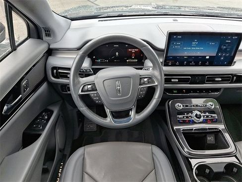 Certified 2022 Lincoln Nautilus Reserve image 13