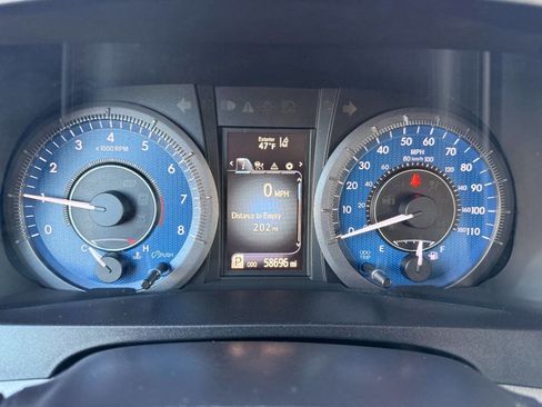 Used 2018 Toyota Sienna L w/ Carpet Mat Package image 36