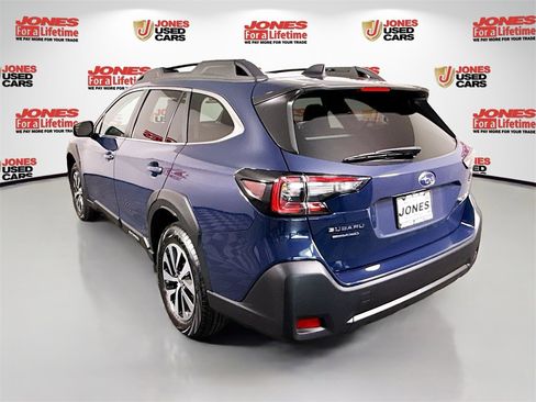 Used 2024 Subaru Outback Premium image 2