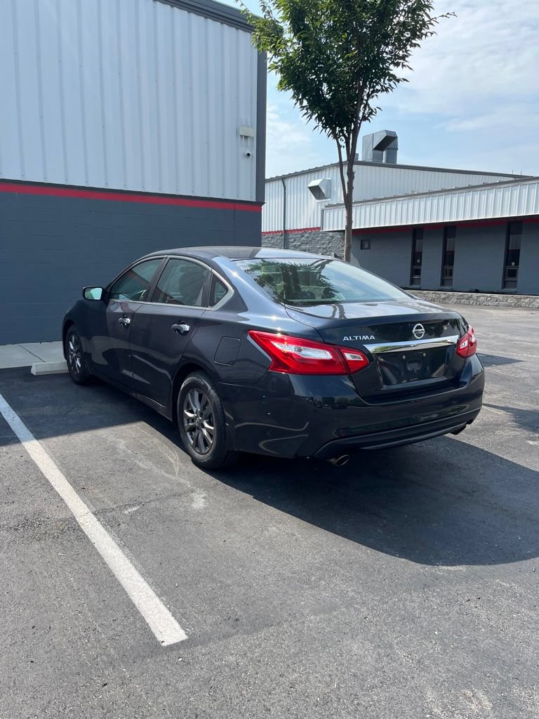Used 2016 Nissan Altima 2.5 S w/ Power Driver Seat Package FWD image 4