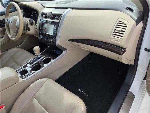 Used 2015 Nissan Altima 3.5 SL image 22